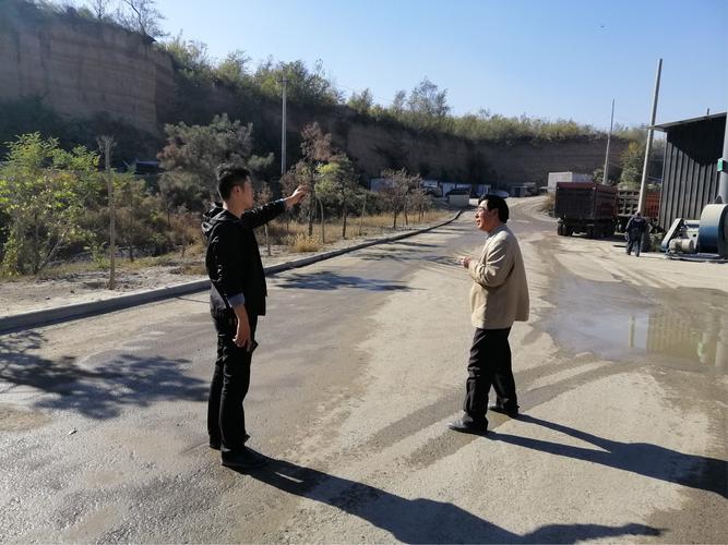 铁腕治霾保卫蓝天—2018年10月28日韩城市环境监察大队在行动